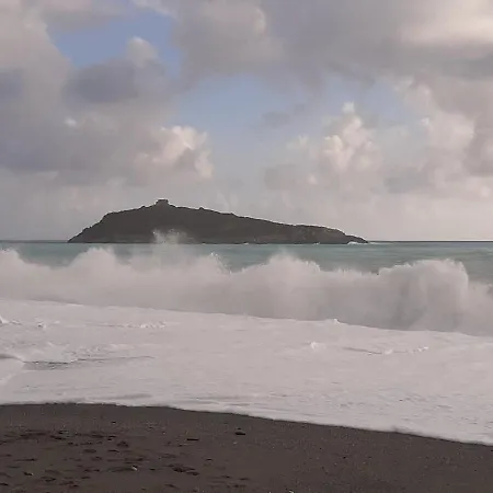 A Due Passi Dal Mare Apartment *